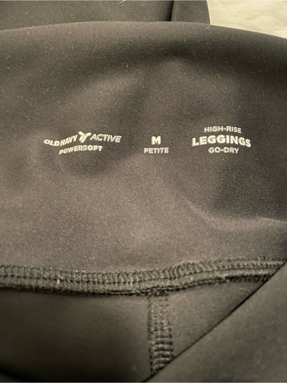 Old Navy Black High-Rise Active PowerSoft 7/8 Leggings Size Medium Petite - Picture 5 of 6